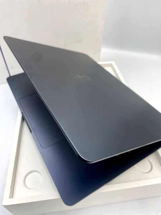 Apple MacBook Air 13“ M4 16/256GB Midnight (MW123) 2025