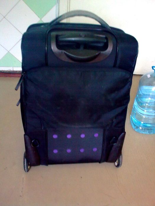 Чемодан рюкзак на колесах с выдвижной ручкой, в рабочем состоянии