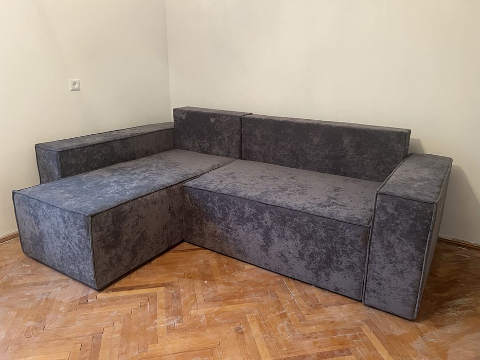 Перетяжка диванів,ліжок стільців