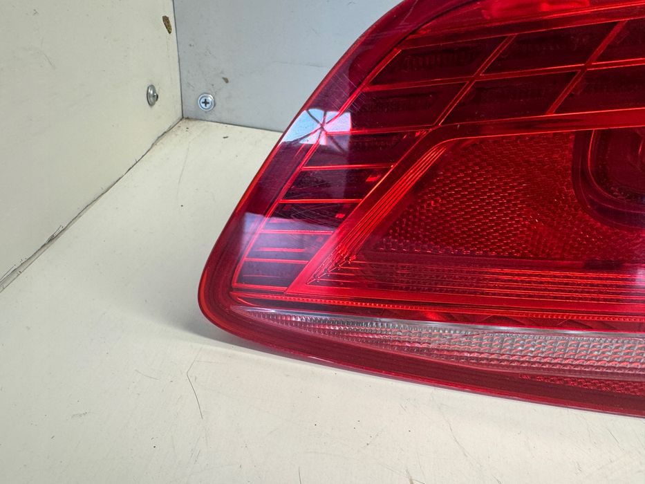 vw passat b7 kombi lampa prawy tył w klapę led