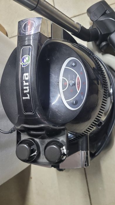 Пилосос з аквафільтром Lura  для очищення повітря і поверхонь