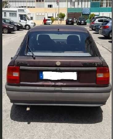 Opel Vectra 1.6i com inspeção e revisão