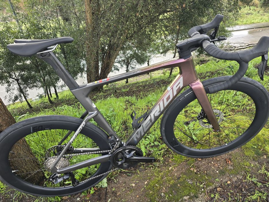 Merida reacto 8000 m com montagem 105 di2