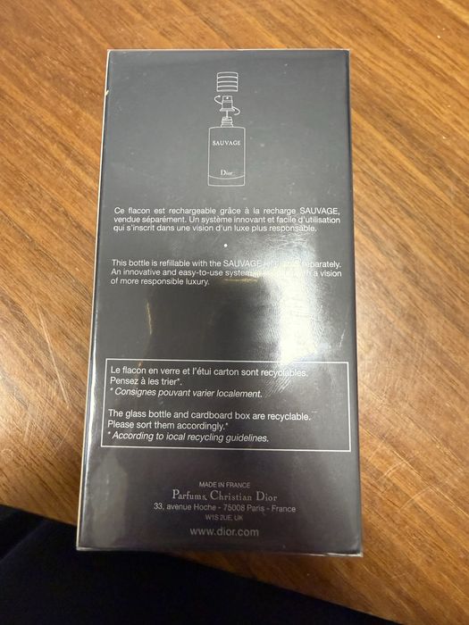 Dior Sauvage Eau de Toilette 100 ml, novo e selado, nunca utilizado.