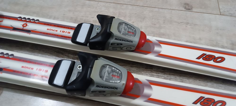 Narty zjazdowe Kneissl