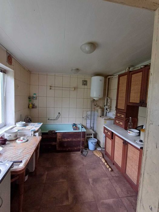 ПРОДАЄТЬСЯ БУДИНОК У м. УЗИН