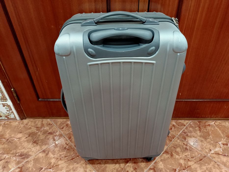 Mala malas de porão até 23 kg viagem casa quarto apartamento vivenda.