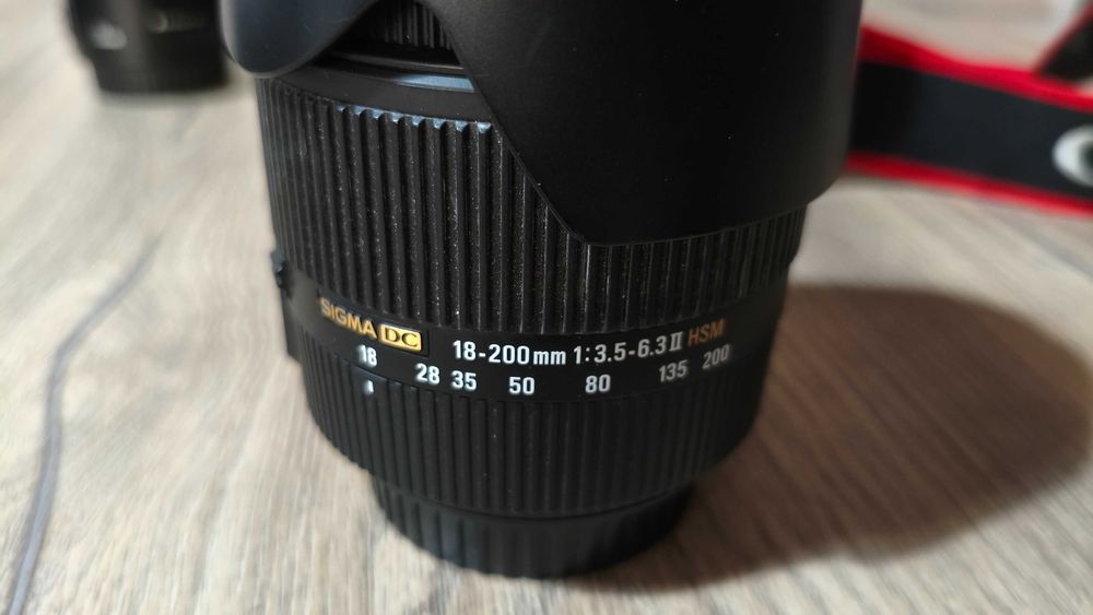 Canon EOS 60D + 3 obiektywy 50mm / 18-200 Sigma / Samyang 8mm