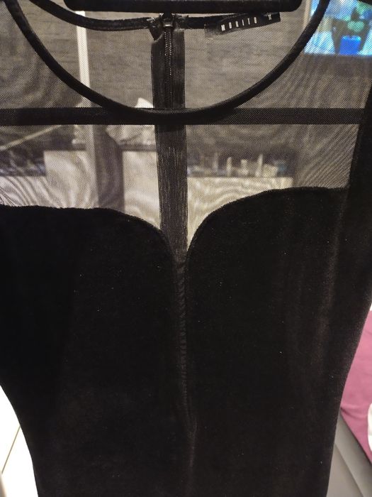 Czarna krótka sukienka