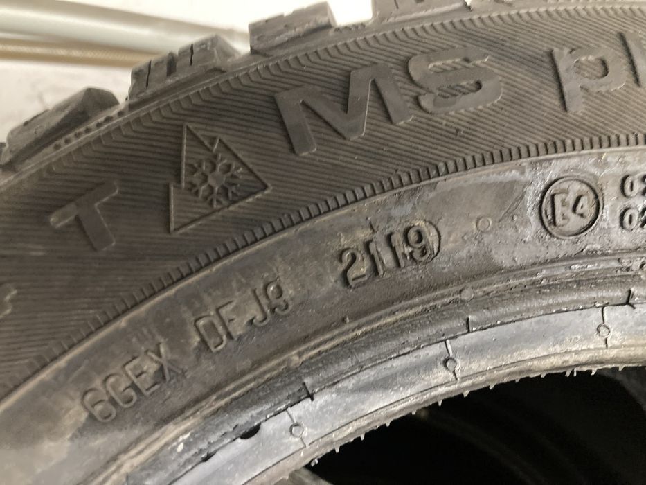 Opona 175/65/14 uniroyal