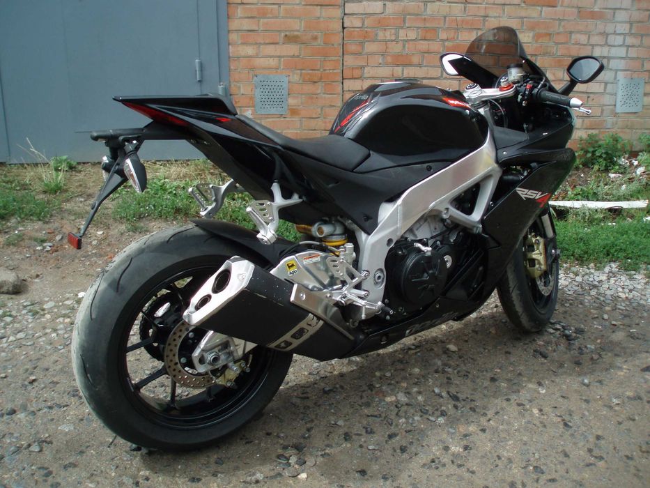 APRILIA RSV4 спорт
