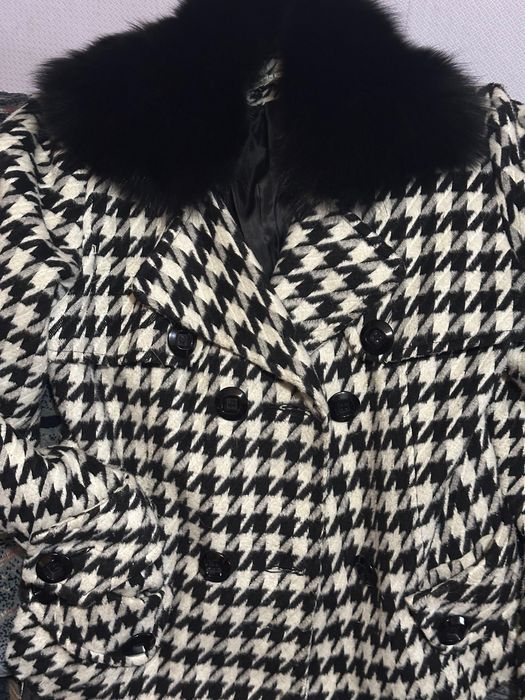 Продам полу пальто,піджак Max Mara р 46-48