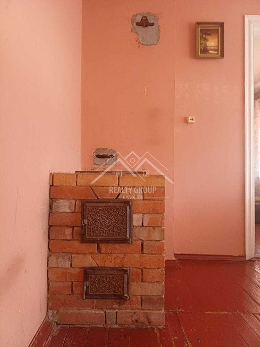 Продаж будинку в с. Вільне з меблями, технікою, басейном та гаражем .