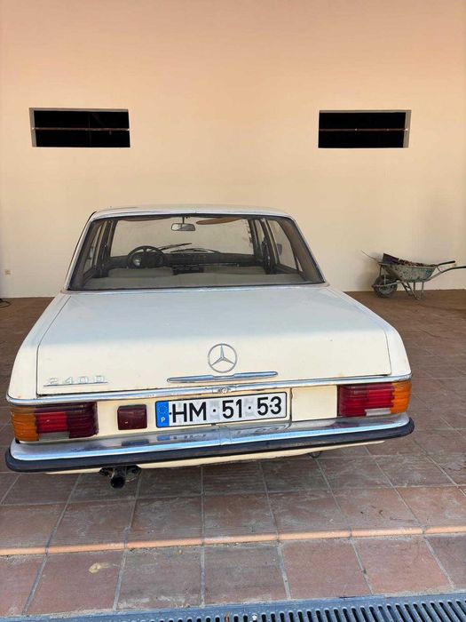 Mercedes Benz 240D - 1974 / Clássico