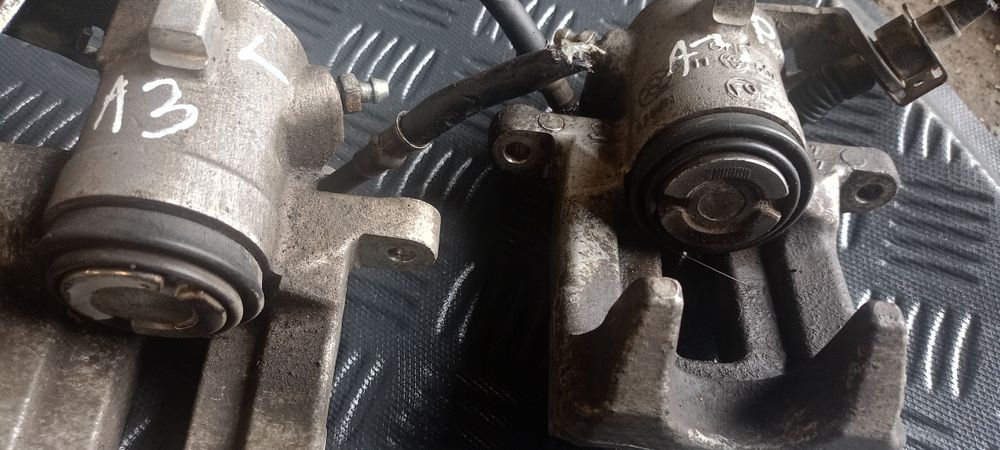 Zaciski hamulcowe tył Audi A3 8L, Seat Leon 1, Toledo 2, VW Golf 4,kpl