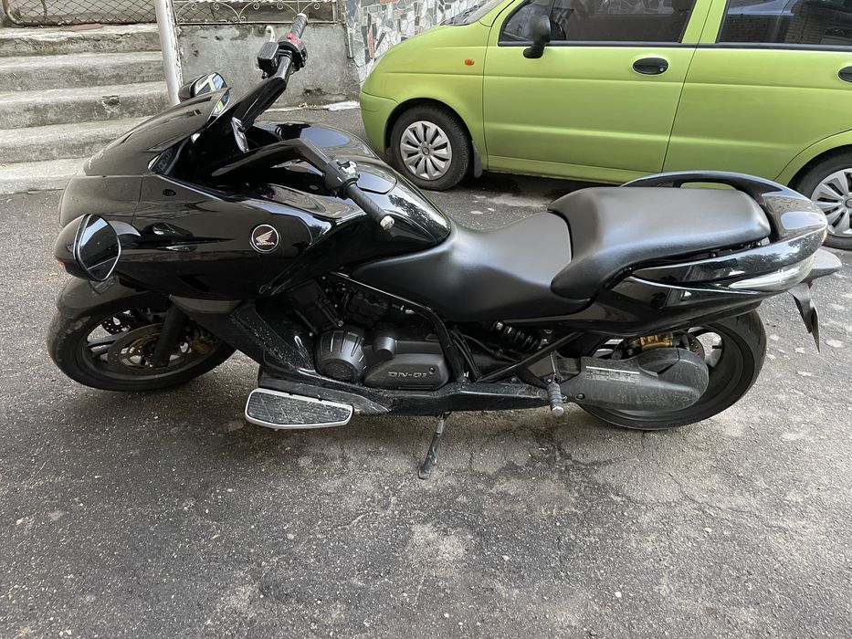 Мот турист Honda DN-01 2007