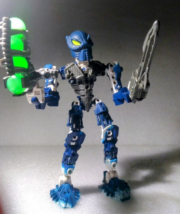 Lego Bionicle Inika Toa Hahli (8728) 2006 figure complete with box64584808605186121
