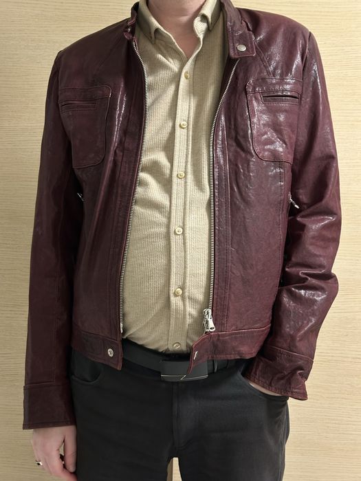 Стильна чоловіча шкіряна куртка
