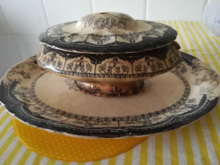 Loiça de Sacavém com mais de 100 anos