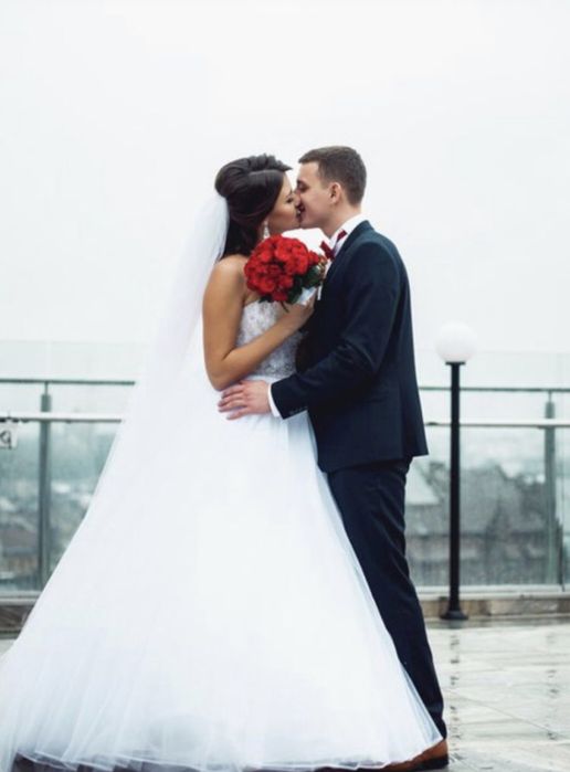 Весільна сукня