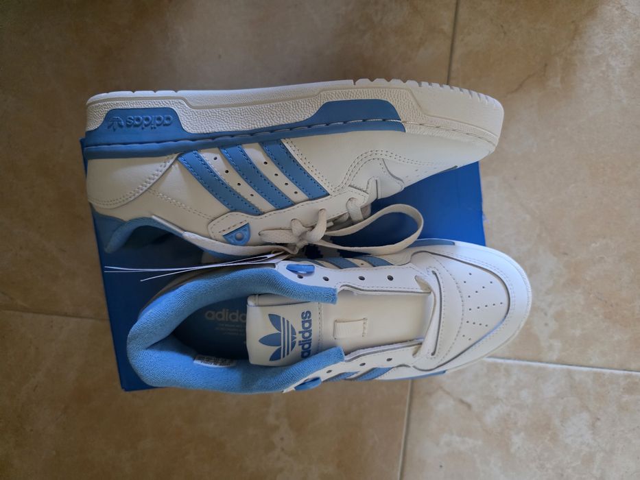 Ténis Adidas rivalry low j