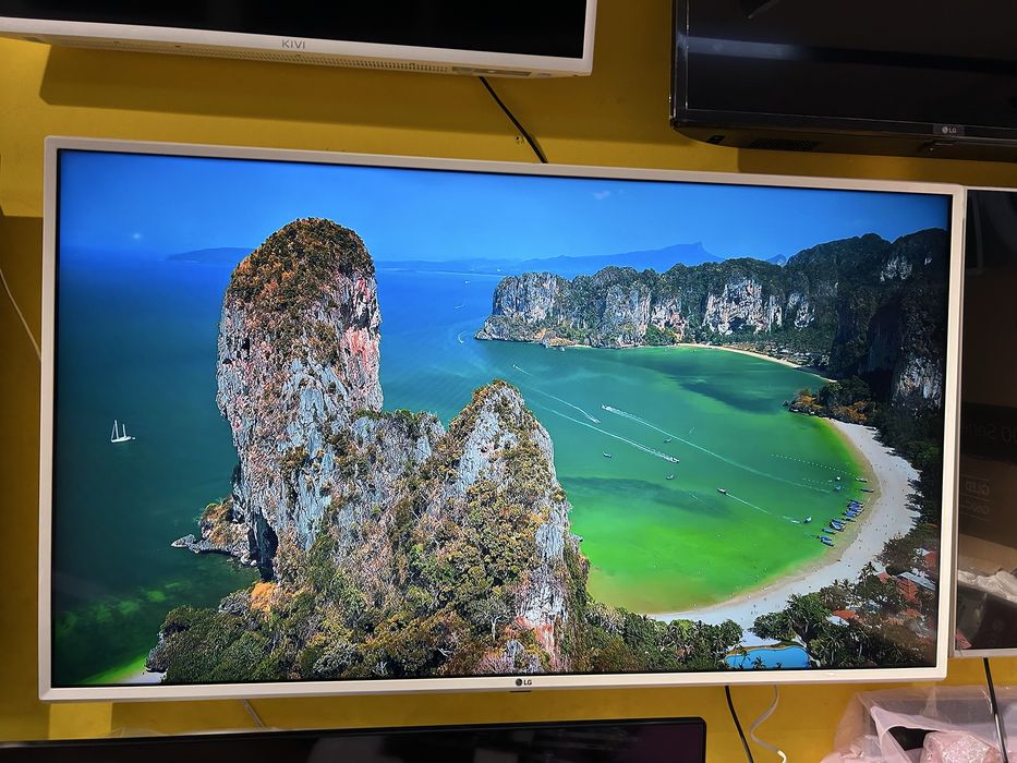 4K Телевізор 49” 50” LG 49UM7390, білого кольору, пульт-указка Magic Mouse, Smart TV, WiFi