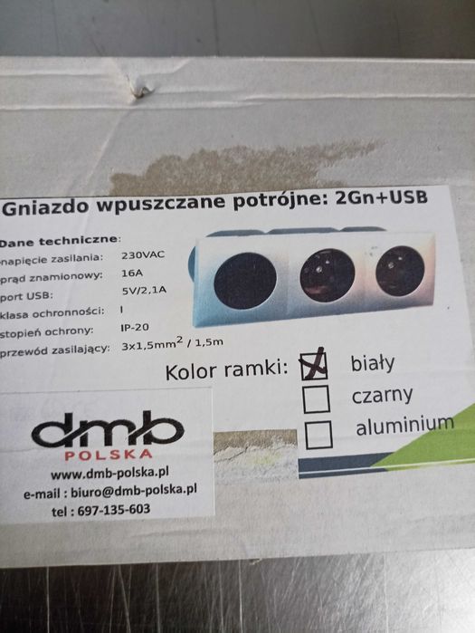 Gniazdo wpuszczane potrójne 2gn+USB