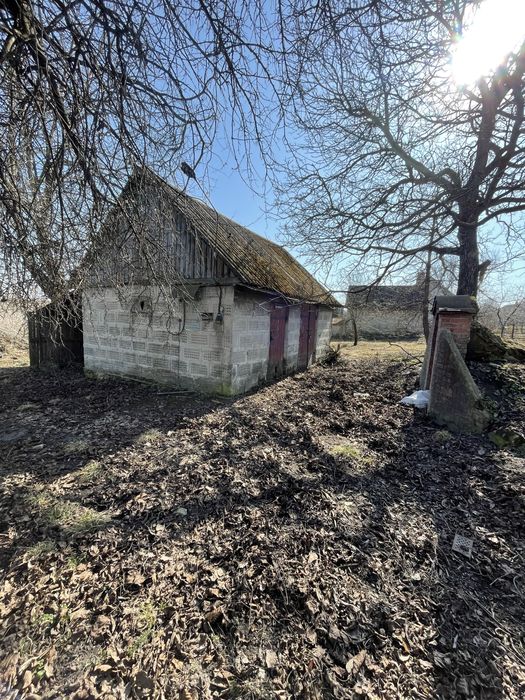 Ділянка  під будівництво з комунікаціями , погрібом та гаражем(!)