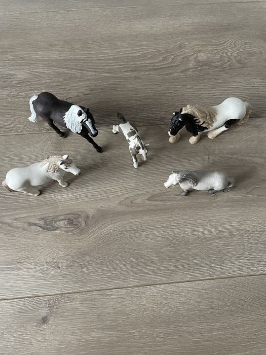 Zestaw koni Schleich