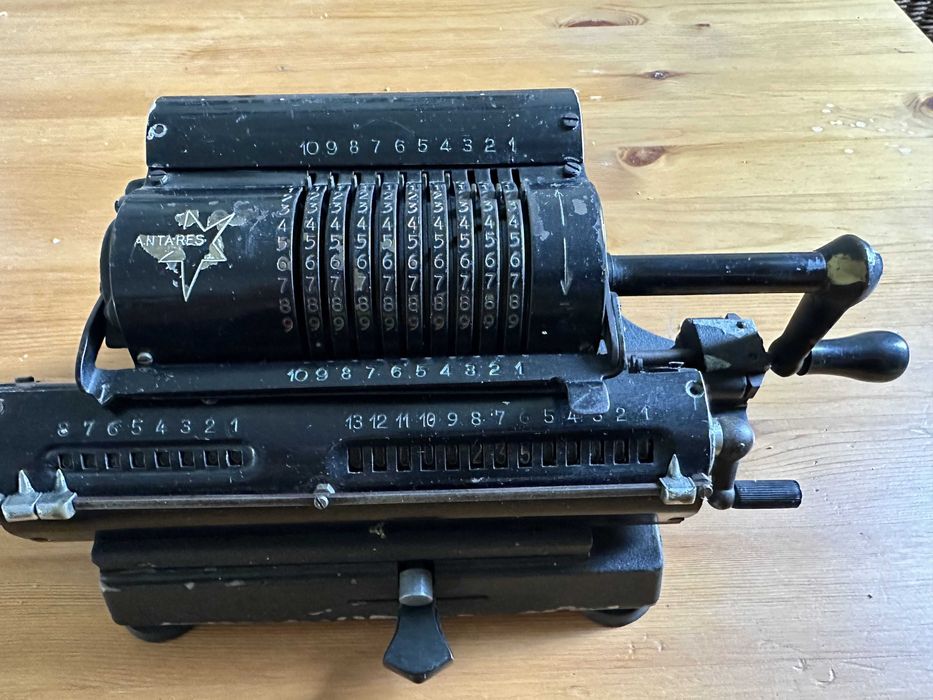 ANTARES unikalny włoski mechaniczny kalkulator z lat  1942 do 1944