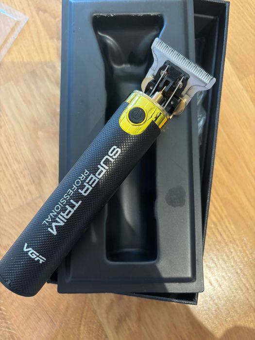 Машинка для стрижки волосся нова!