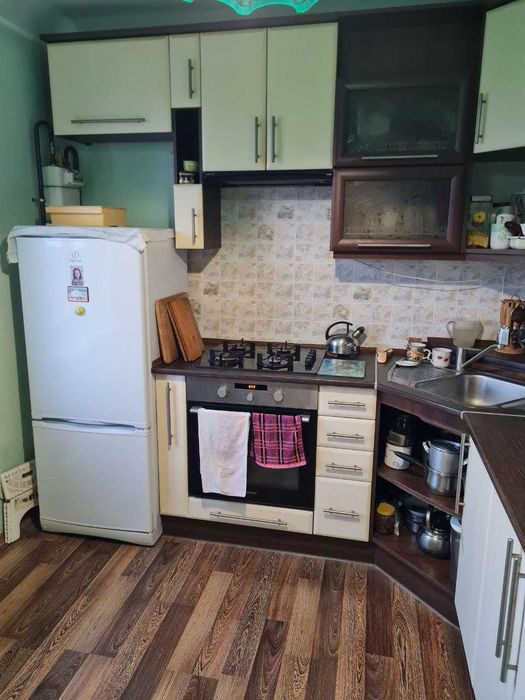 Продам 2 кімнатну  квартиру на Молодіжному. 24700