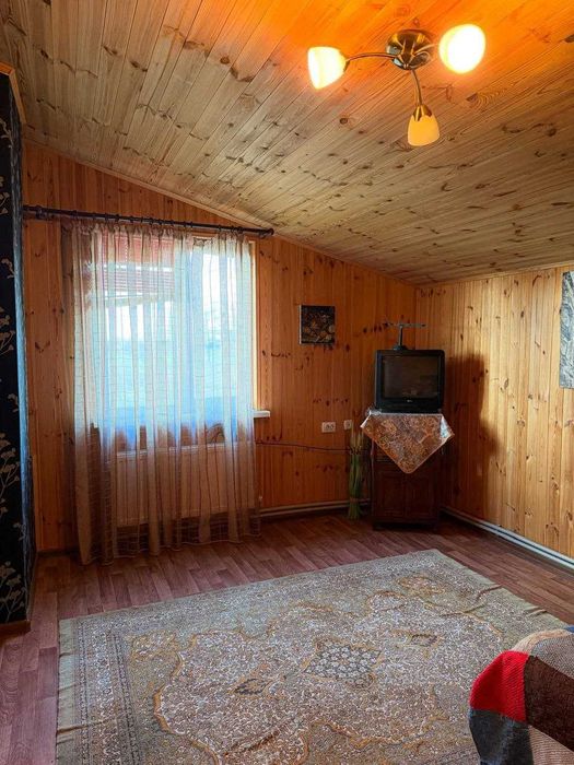 Продається 2-поверховий будинок, 200 м2, 47 соток, с. Гостролуччя