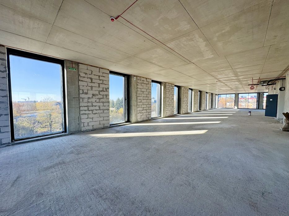 Офіси від 650 (м2) Біля Озера Преміум Рівня