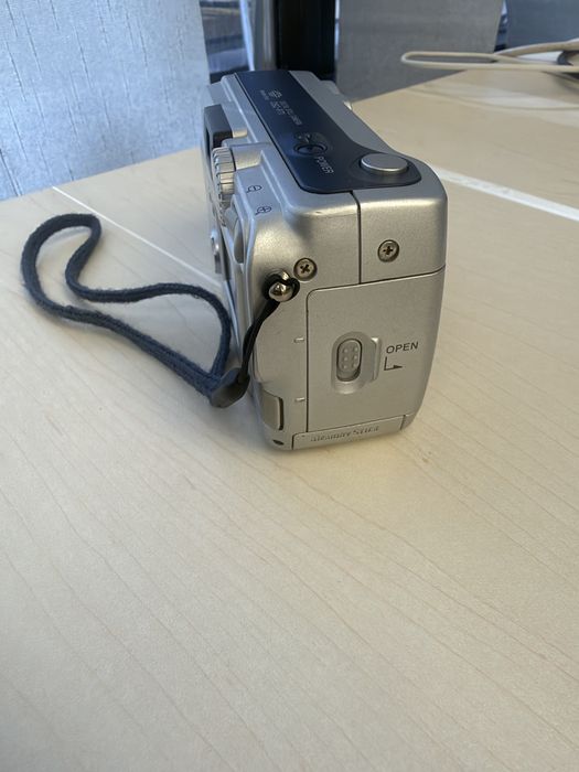 Sony Cyber-Shot DSC-P71