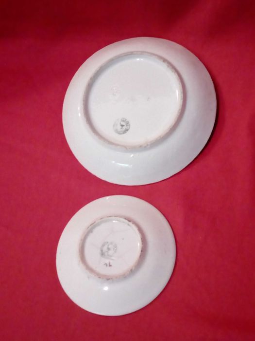 Dois pratos Verdes Grande Fogo antigos em porcelana Vista Alegre