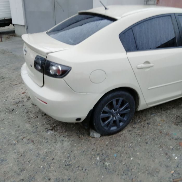 Автомобиль Мазда 3