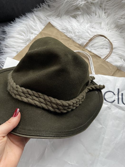 Zielona czapka mysliwska