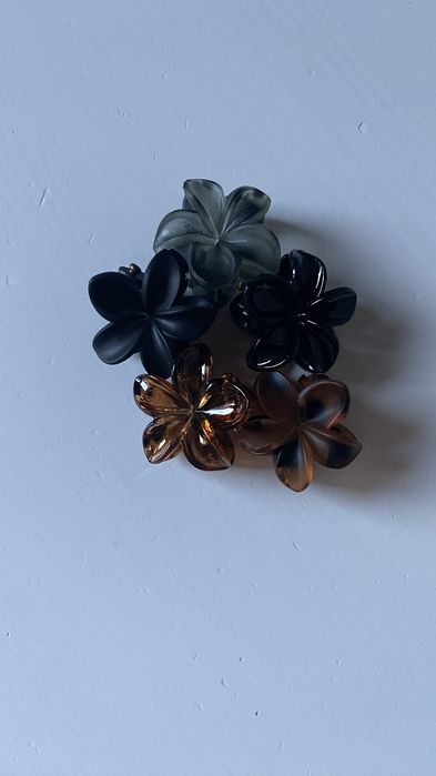 Zestaw klamrek spinek do włosów kwiatki