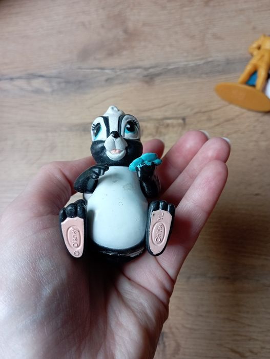 Figurka Bambi flower the skunk