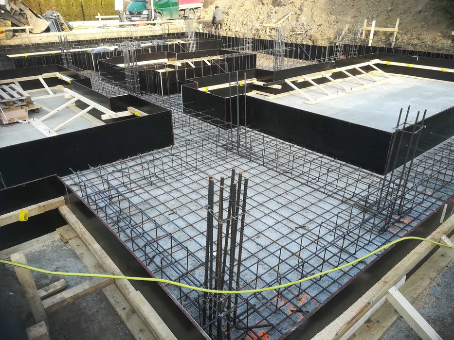 Fundamenty mury stropy budowa domów usługi budowlane