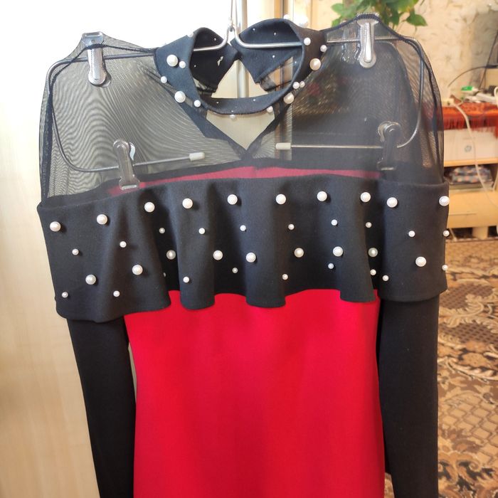 Женское вечернее платье