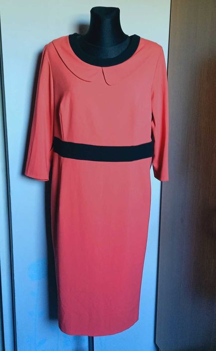 Jasno czerwona sukienka z kołnierzykiem r. 42/44