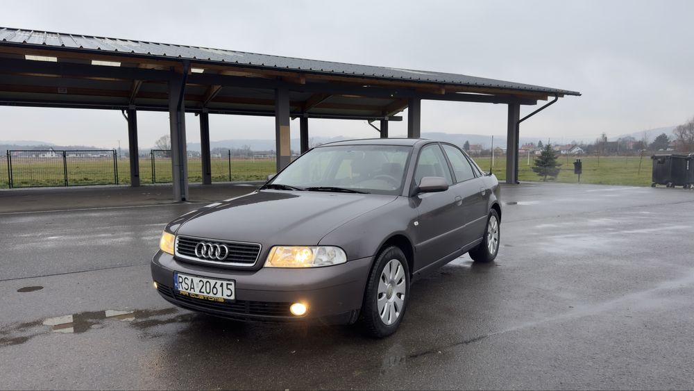 AUDI A4 B5 1.8 B+G 2000R