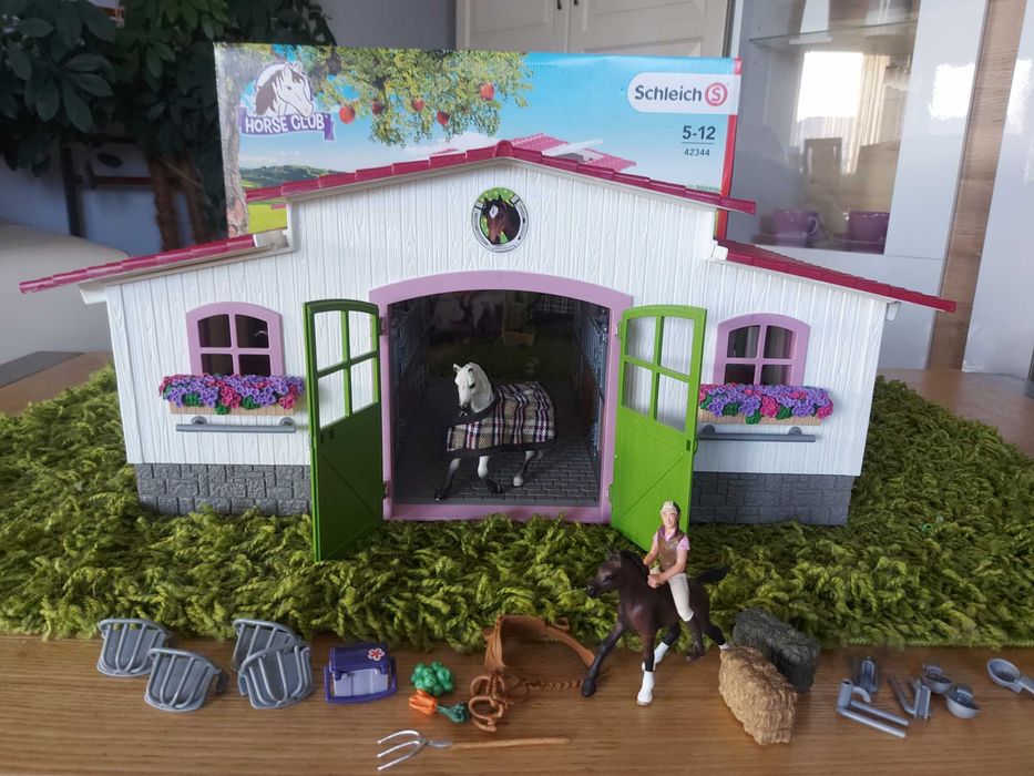 Stajnia SCHLEICH 42344
