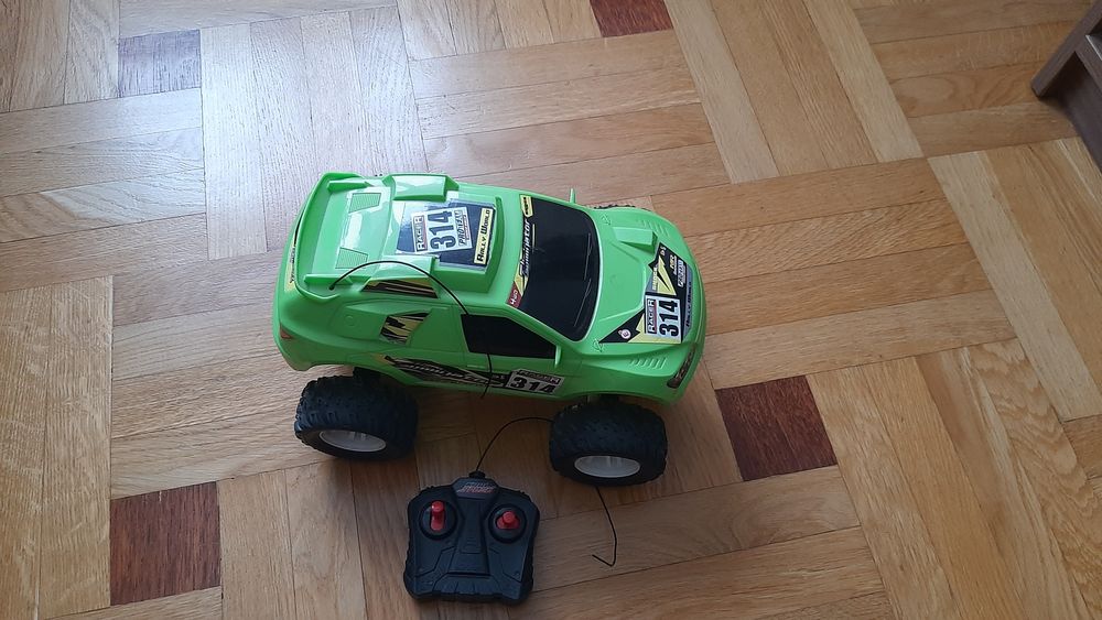 Машина, джип, автомобіль.