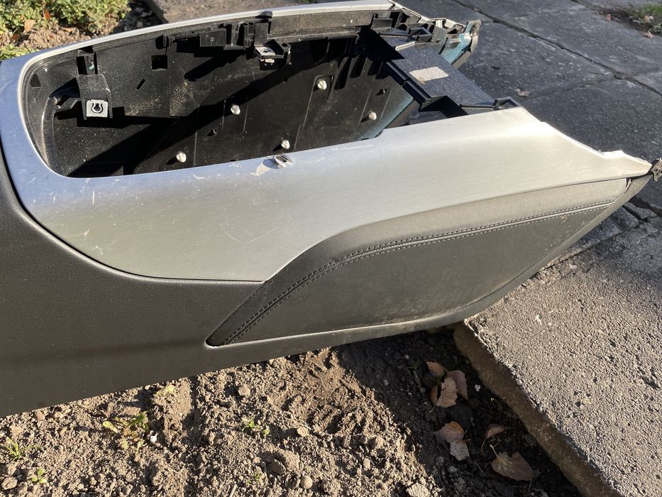 Tunel srodkowy skora cup holder podlokietnik na napoje schowek A6 c7