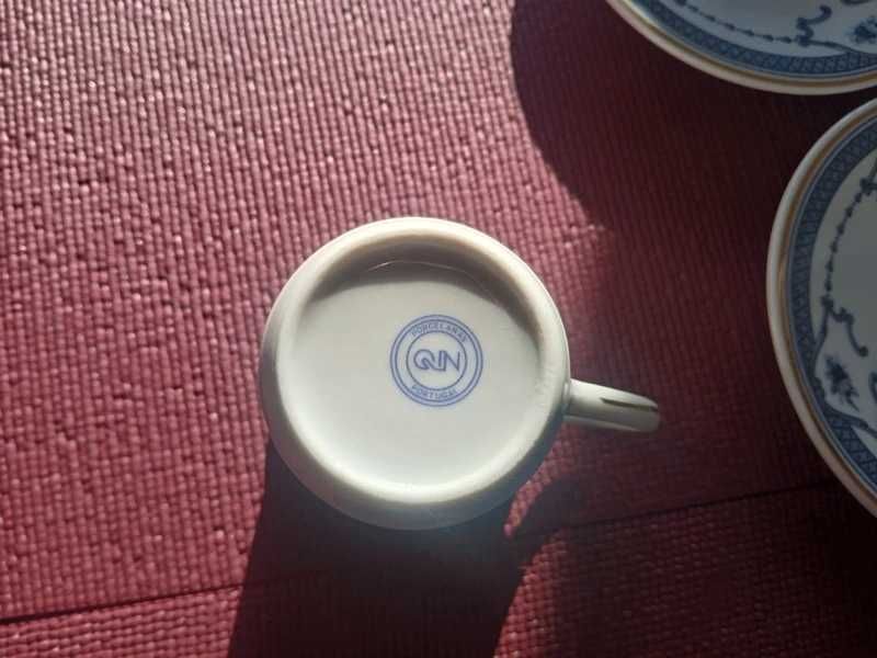 Serviço de café, nunca serviu.