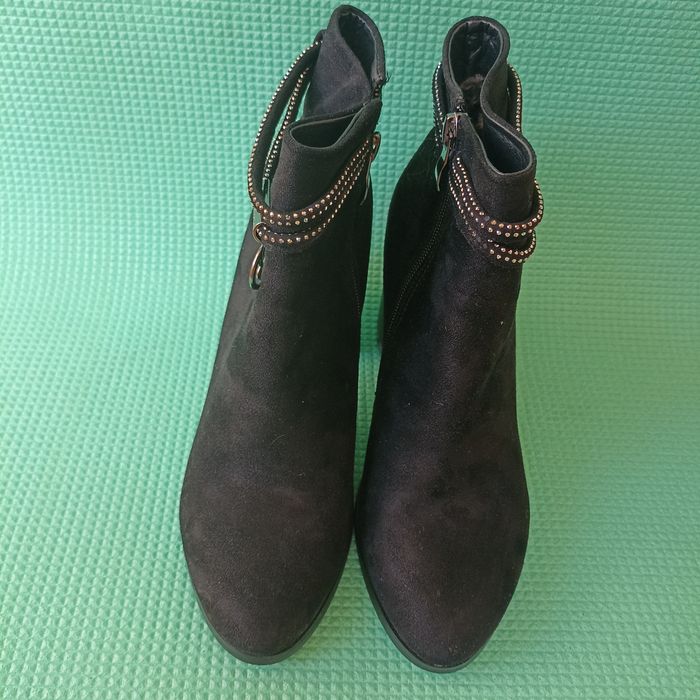 Женские демисезонные ботильоны