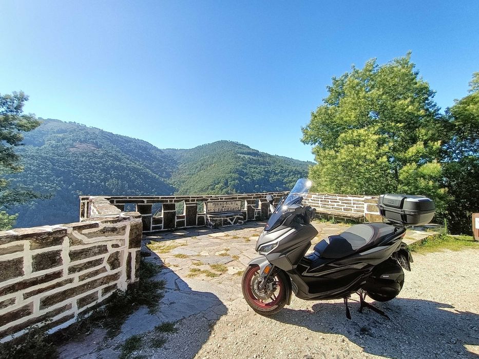 Honda Forza 125 Edição Especial, Banco Especial.